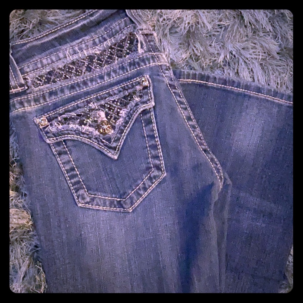 Woman’s Miss Me Rhinestone Boot Leg Jeans Size 27